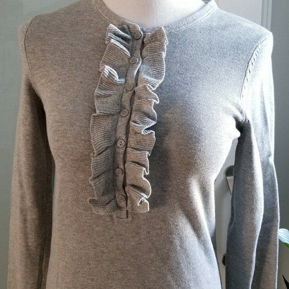 Adorable GAP Sweater - Picture 3 of 3